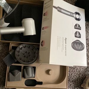 Dyson super sonic dryer